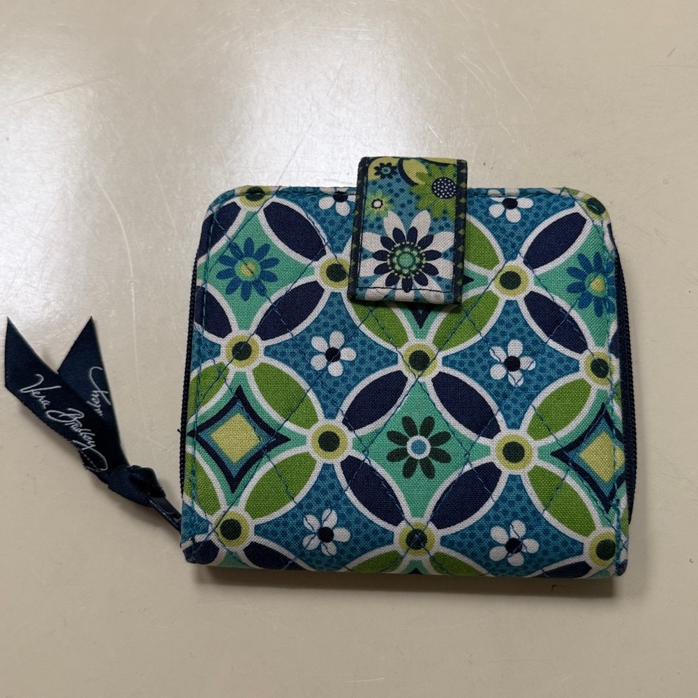 Vera Bradley Daisy Daisy Square Wallet with coin purse.